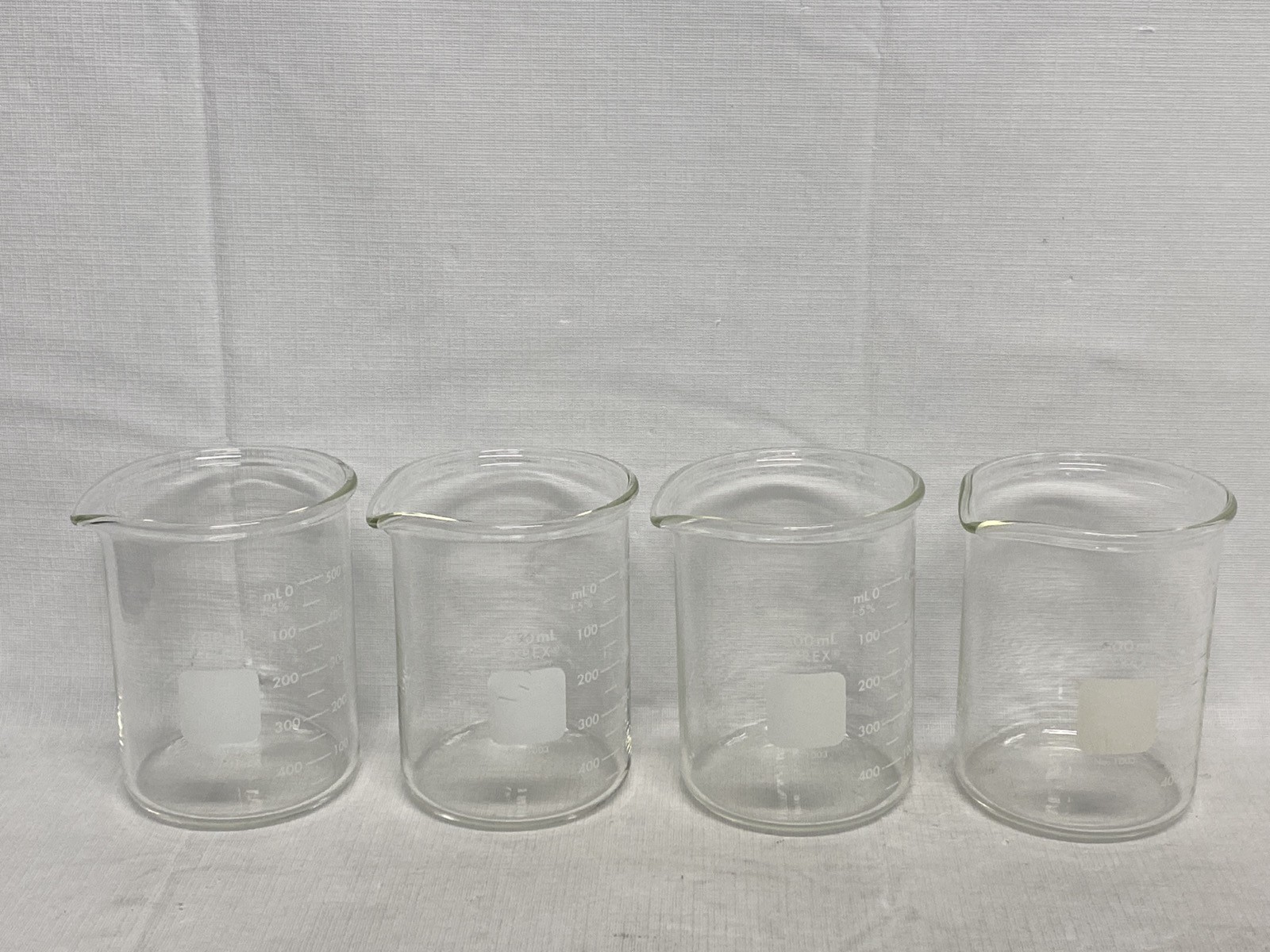 PYREX Glass 600mL Dual Scale Graduated HD Griffin Beaker Pour Spout 1003-600