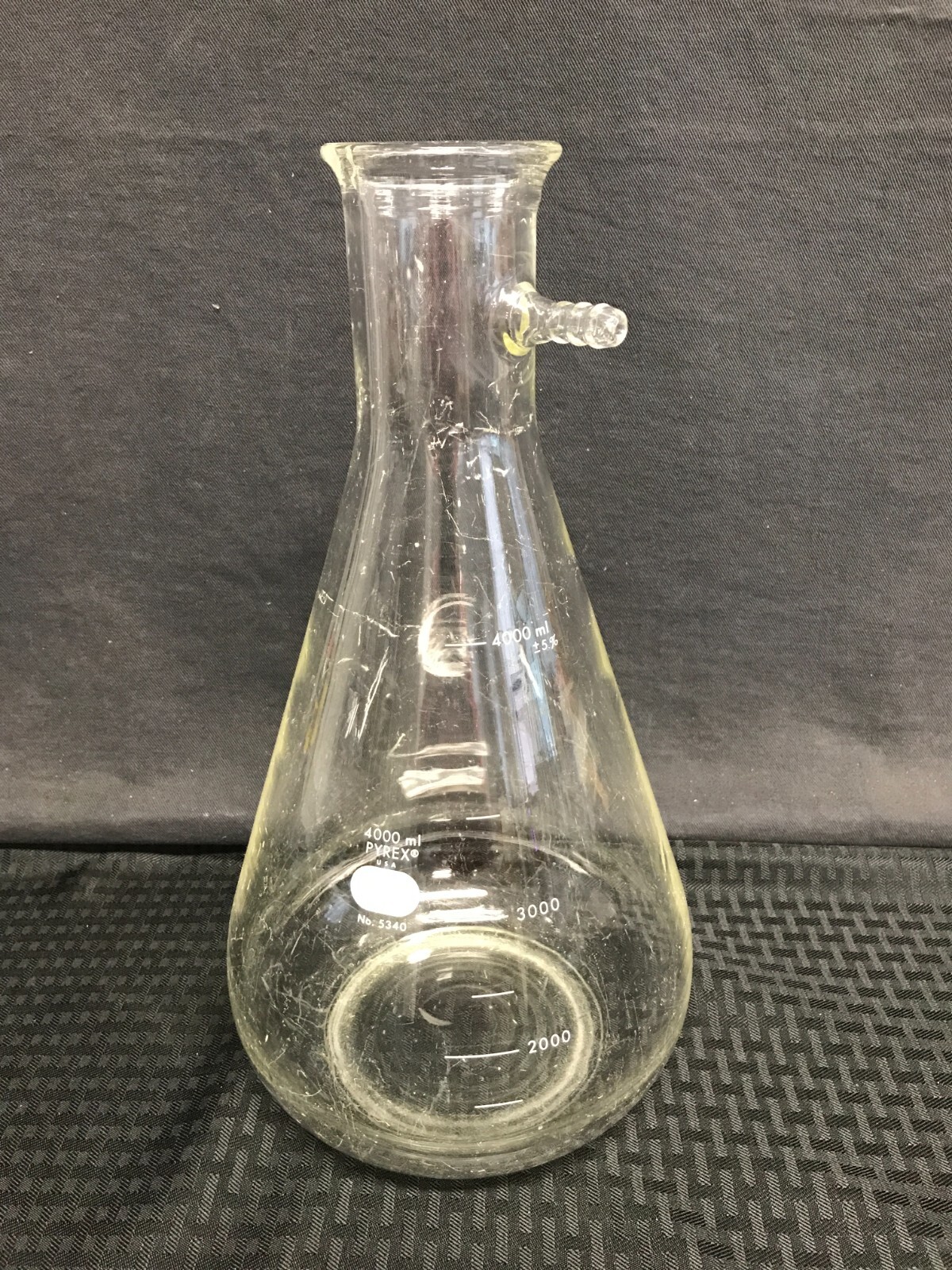 PYREX 4000mL Glass Filtering Flask Heavy Wall Sidearm Tube 1/2” OD 5340-4L B