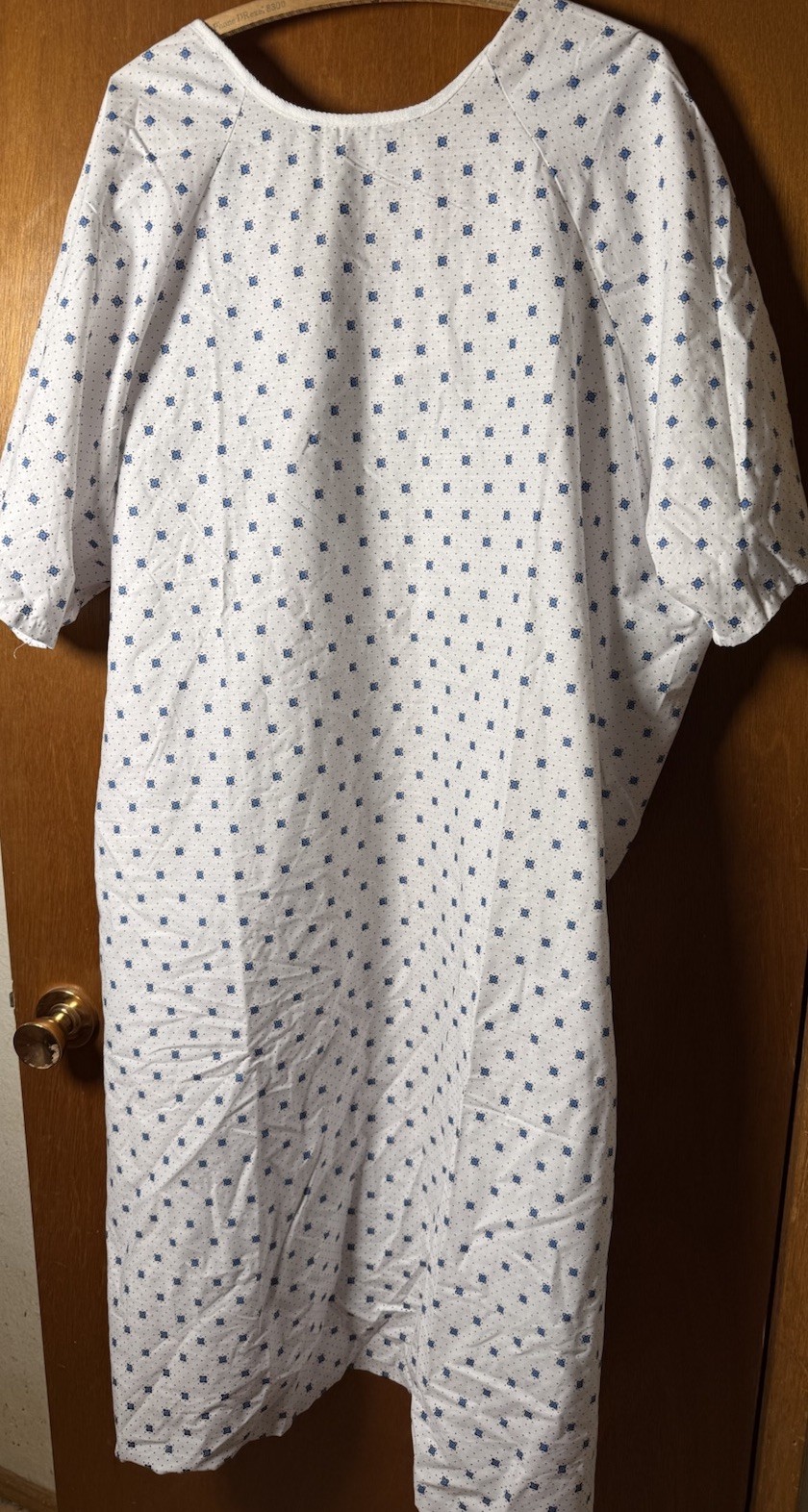 Lot Of 6 Unisex Hospital Patient Gowns with Back Tie NEW Medical Art