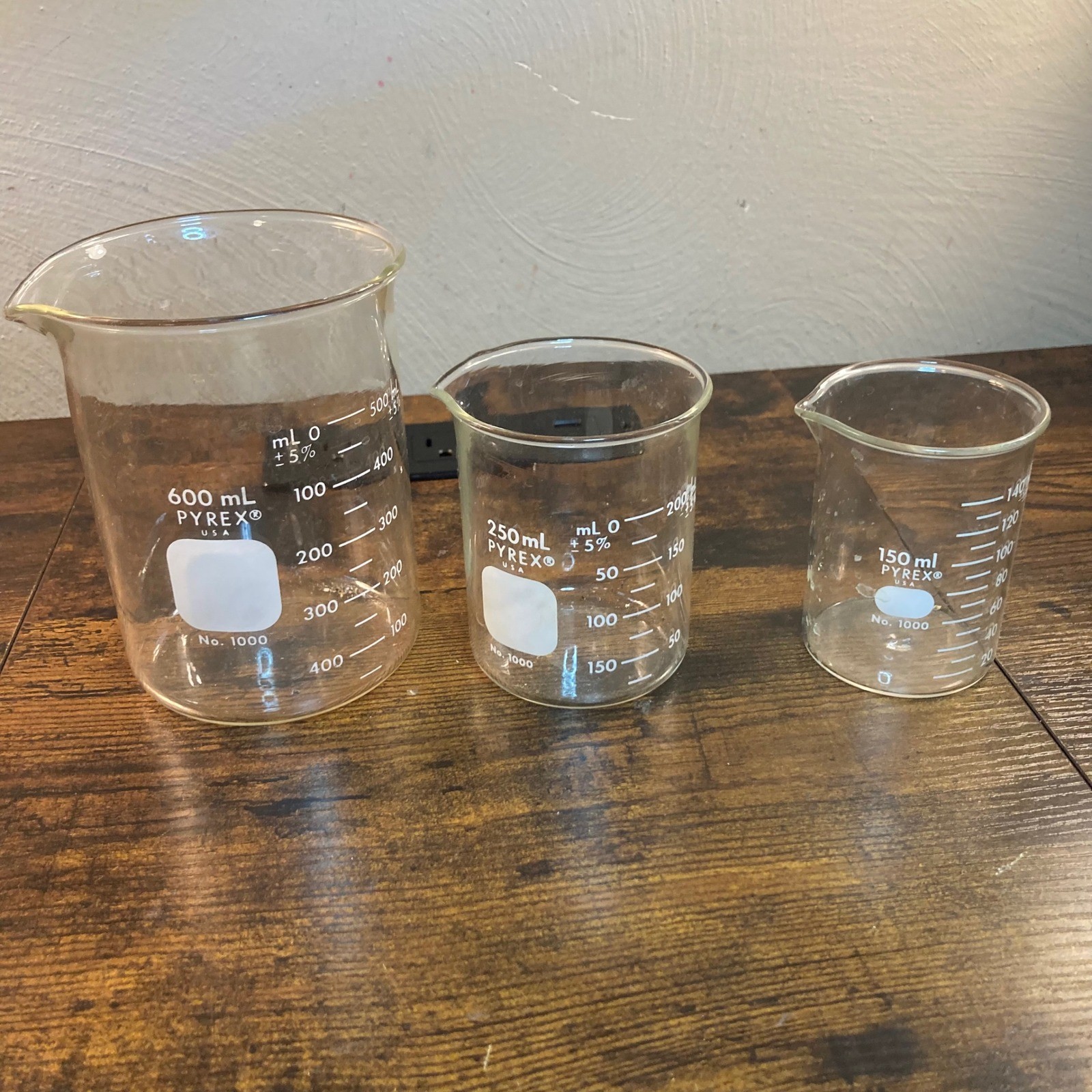 Pyrex No. 1000 Glass Beaker Set 600mL 250mL 150mL Graduated Lab Glassware USA