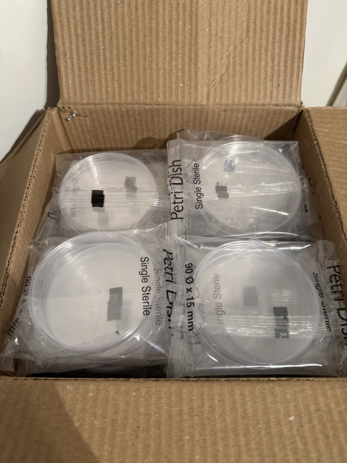 60 Count 90mm X 15mm Petri Dishes With Lid -Plastic W/ Droppers Labs, Schools