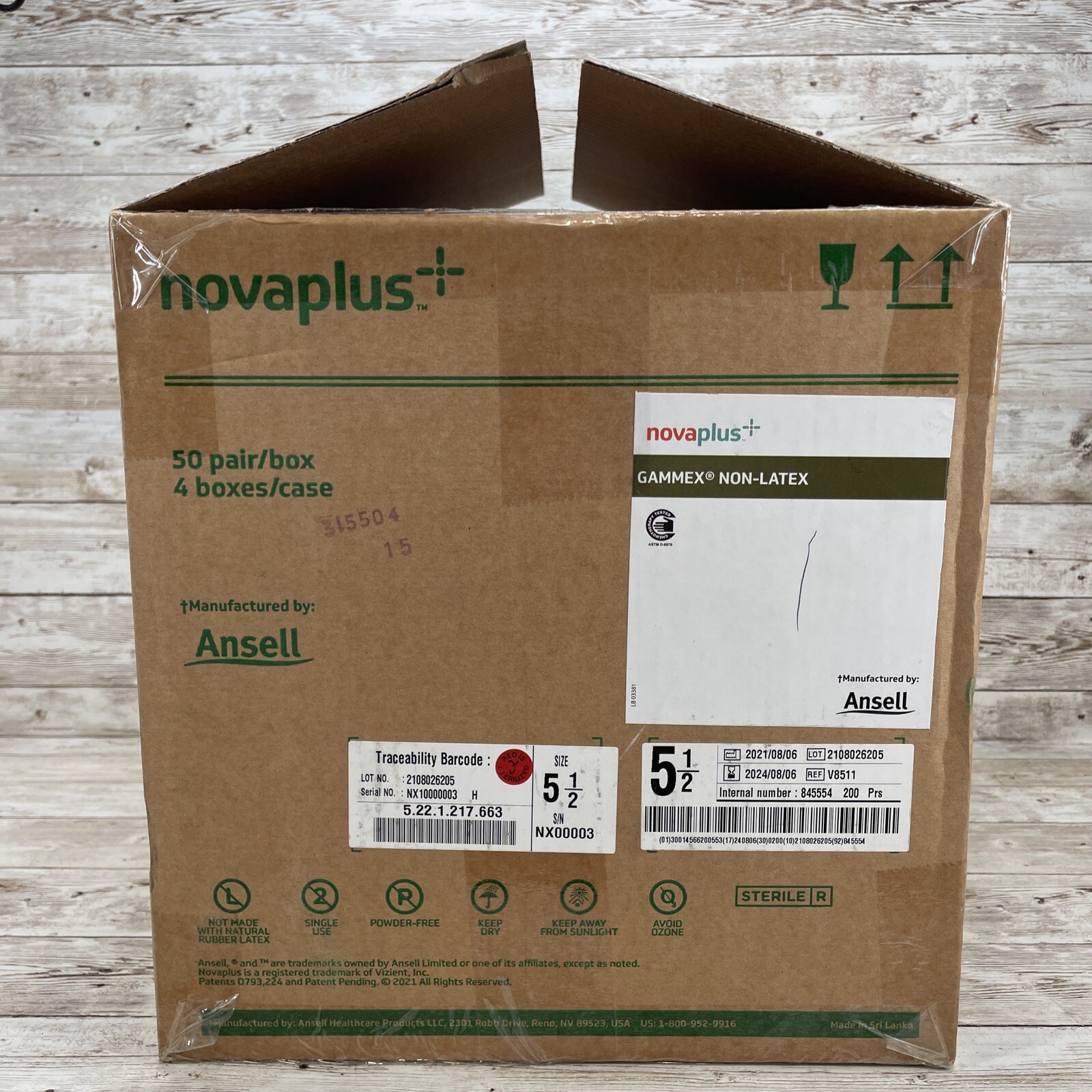 1 Case Gammex NovaPlus Non-Latex Surgical Gloves, 200 Pair, Size: 5.5 *See Date*