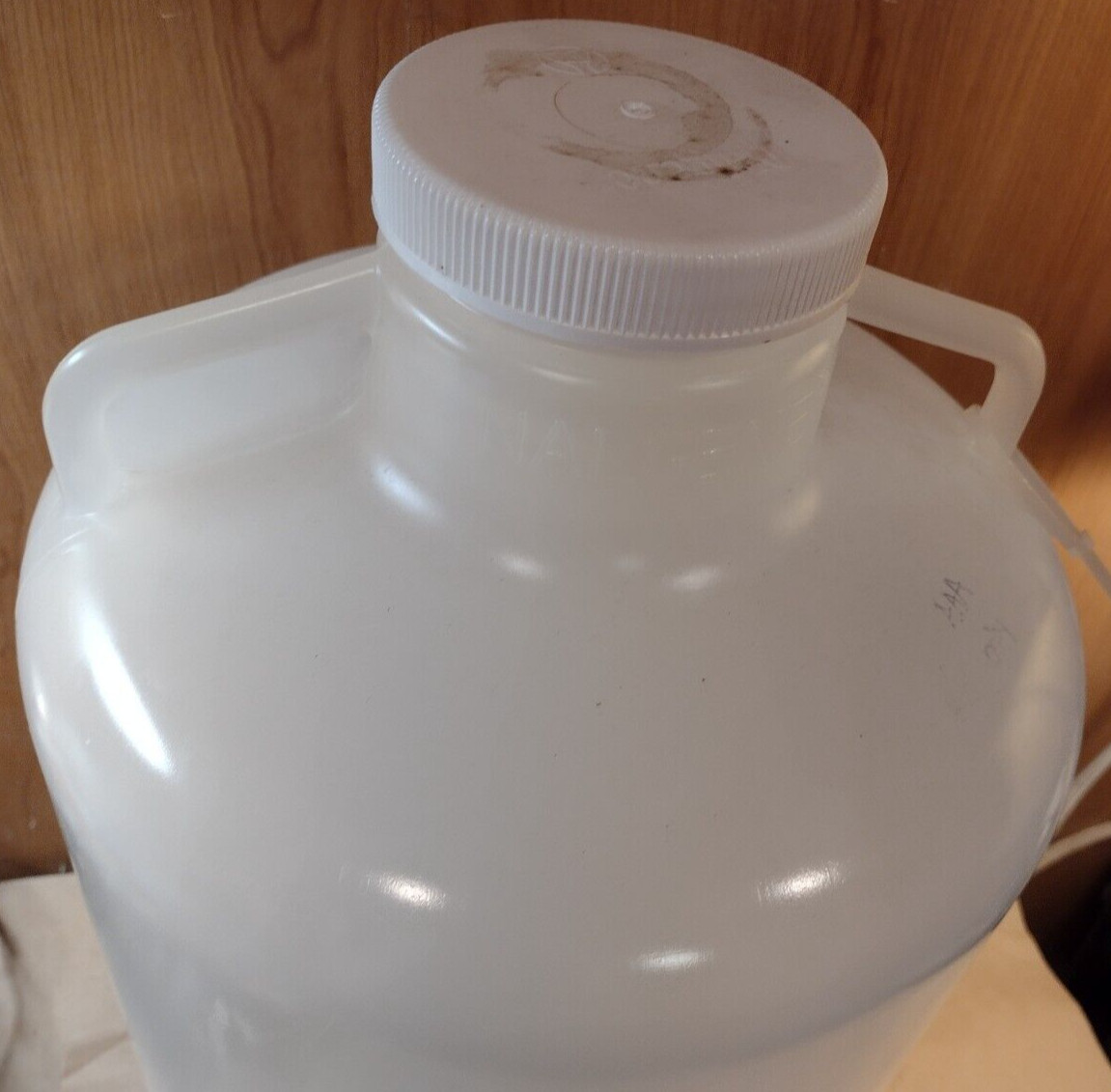 Nalgene 5 Gallon / 20 Liter Graduated Polypropylene Carboy with Handles and Lid