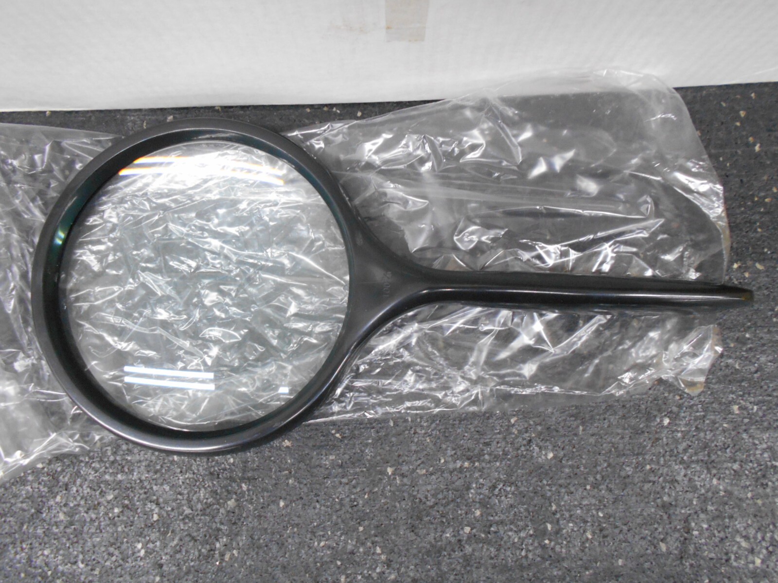 12 PLASTIC FRAMED MAGNIFIER LENS 1093 6 4” DIAMETER 2.5x MAGNIFICATION