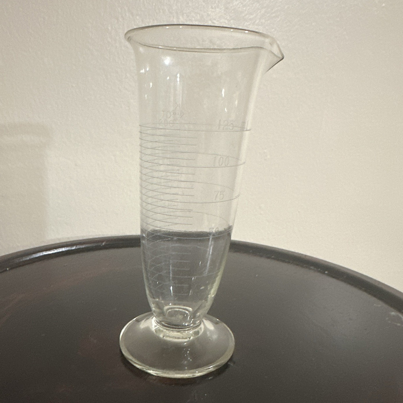 Glass Graduated Measuring Beaker 100 mL with Pour Spout, Physical Laboratory