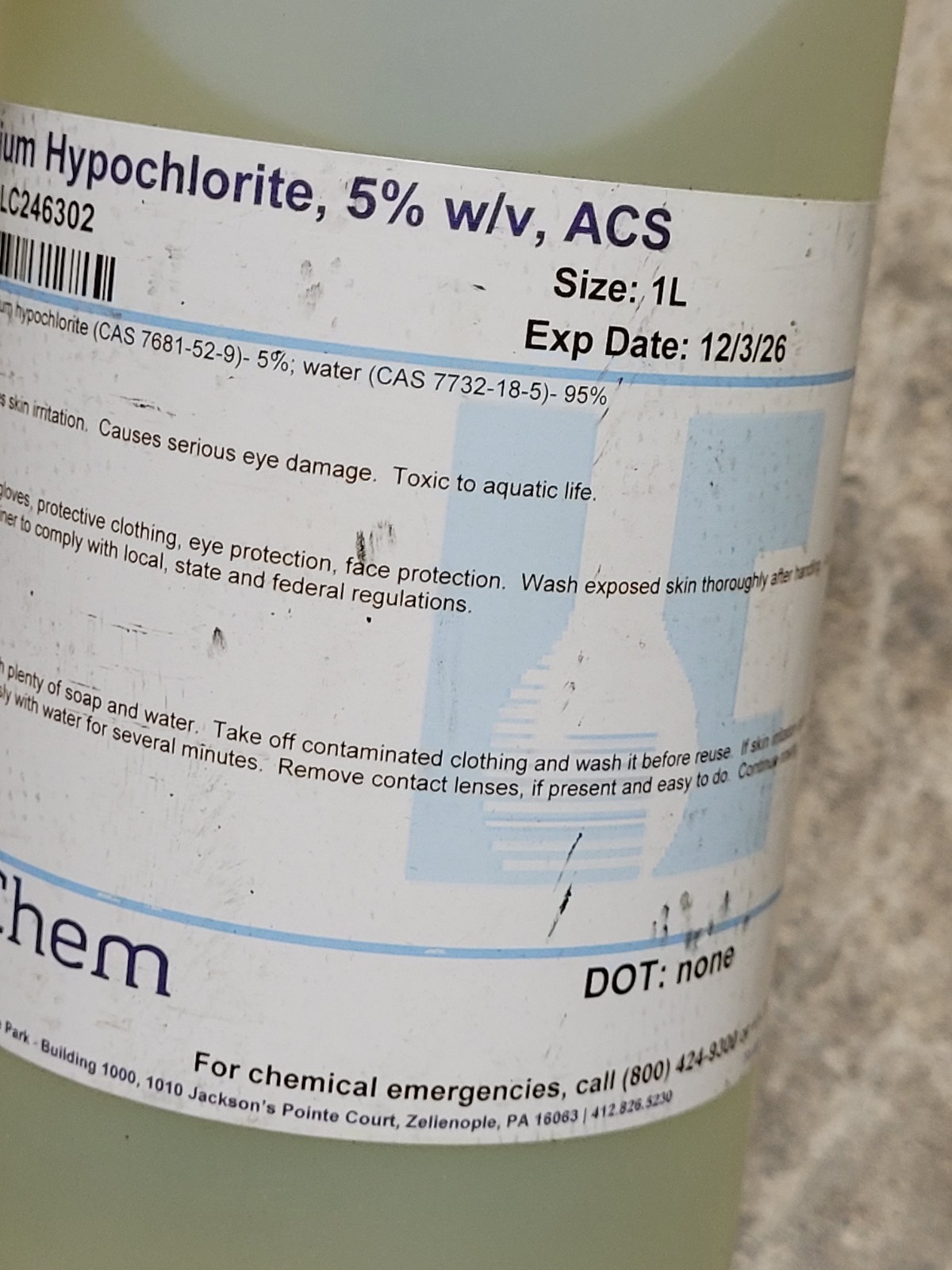 LabChem 1 Liter Sodium Hypochlorite, 5% w/v ACS LC246302 Expires 12/3/2026