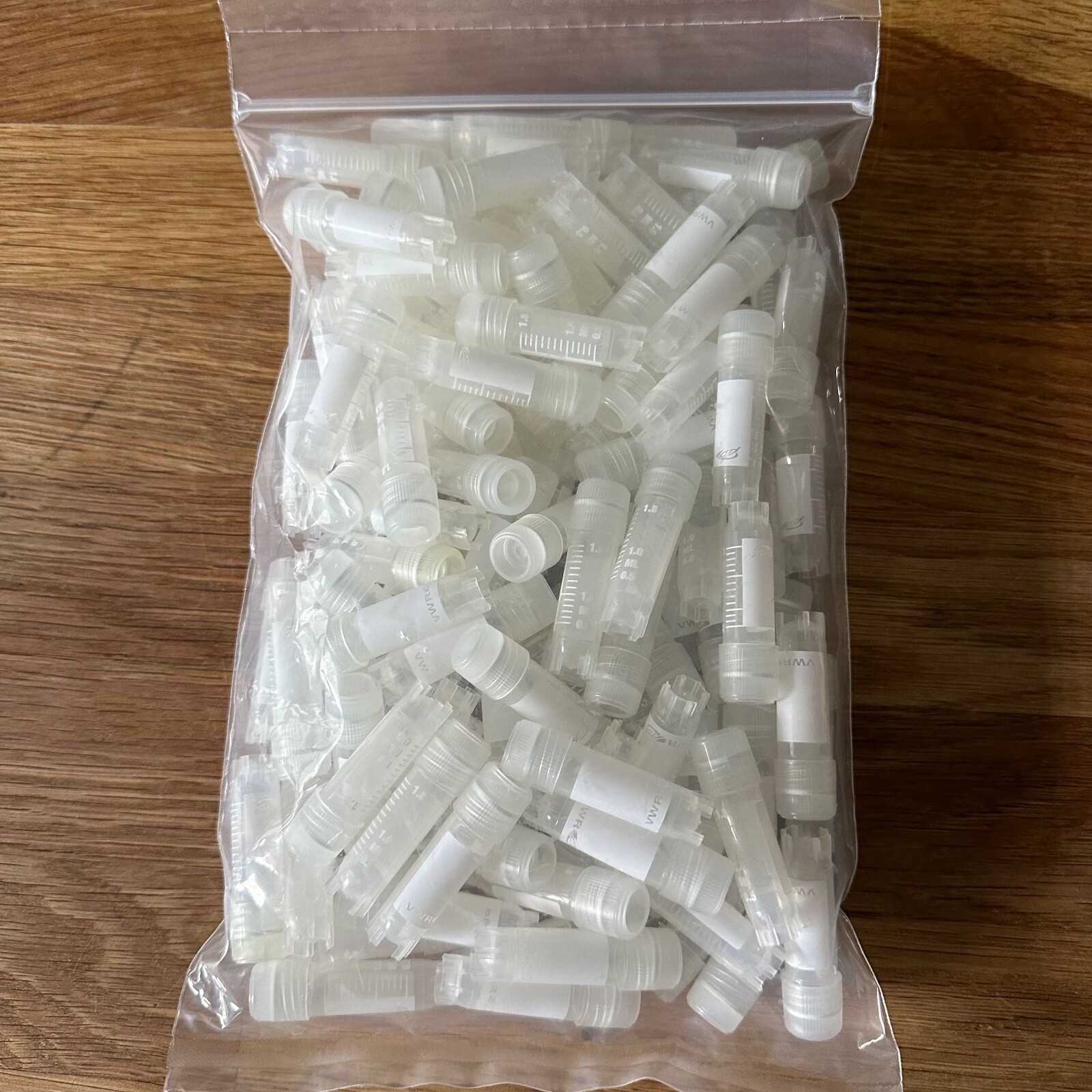 VWR 10018-756 2mL Self-Standing Cryogenic Vials Sealed Pack of 100