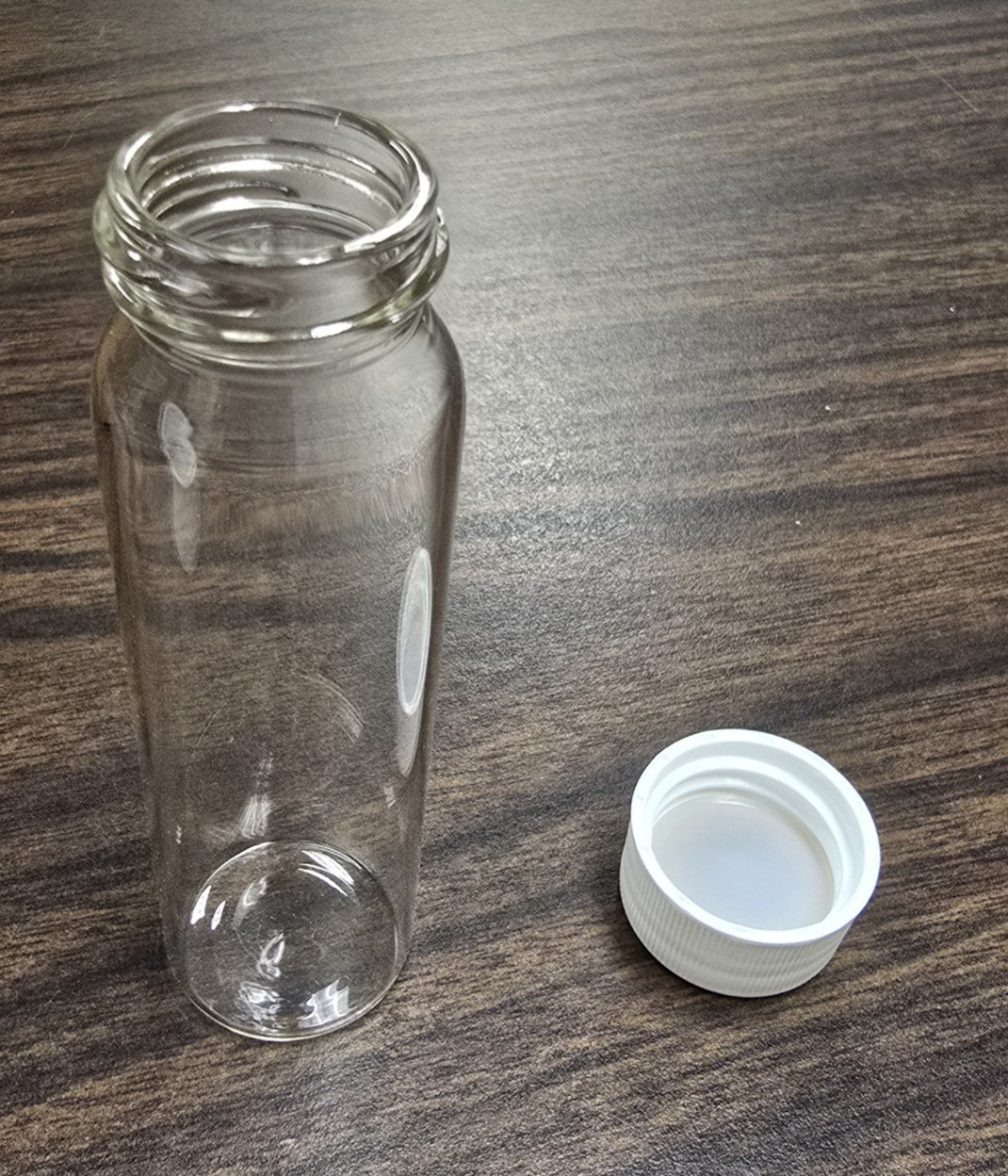INDUSTRIAL GLASSWARE – 40ML, CLR, WHT O/T VOA, PRECLEANED & CERTIFIED CS/72