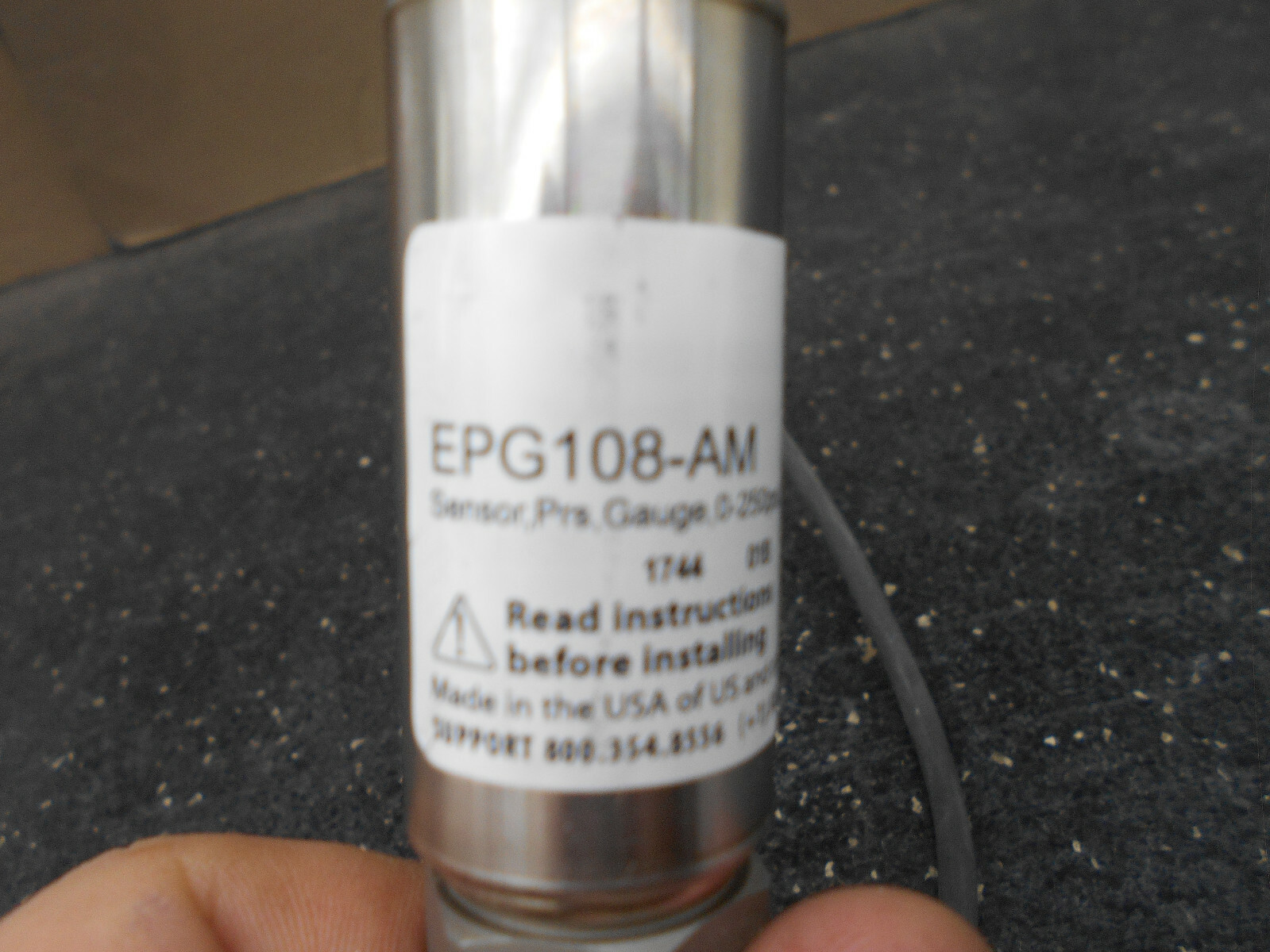 SCHNEIDER ELECTRIC Z000329-0B 250PSI 28VDC PRESSURE GAUGE SENSOR