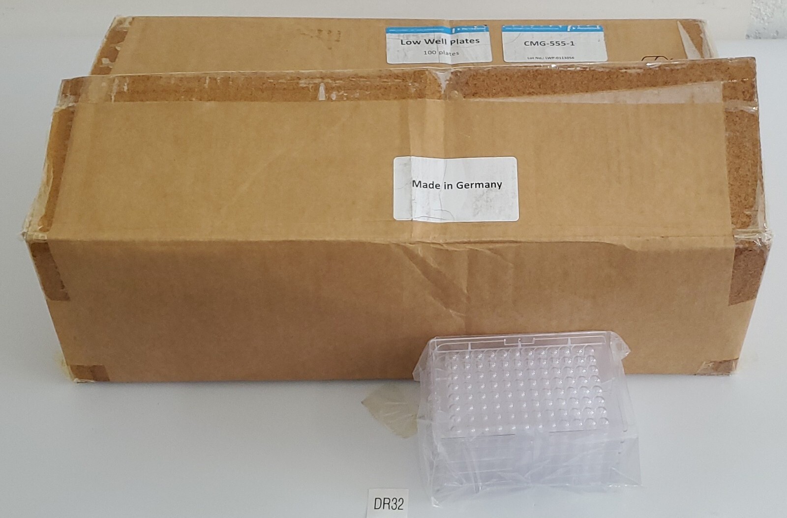 *NEW IN FACTORY BOX* BOX OF 100 Perkin Elmer CMG-555-1 Low Well Plates +Warranty