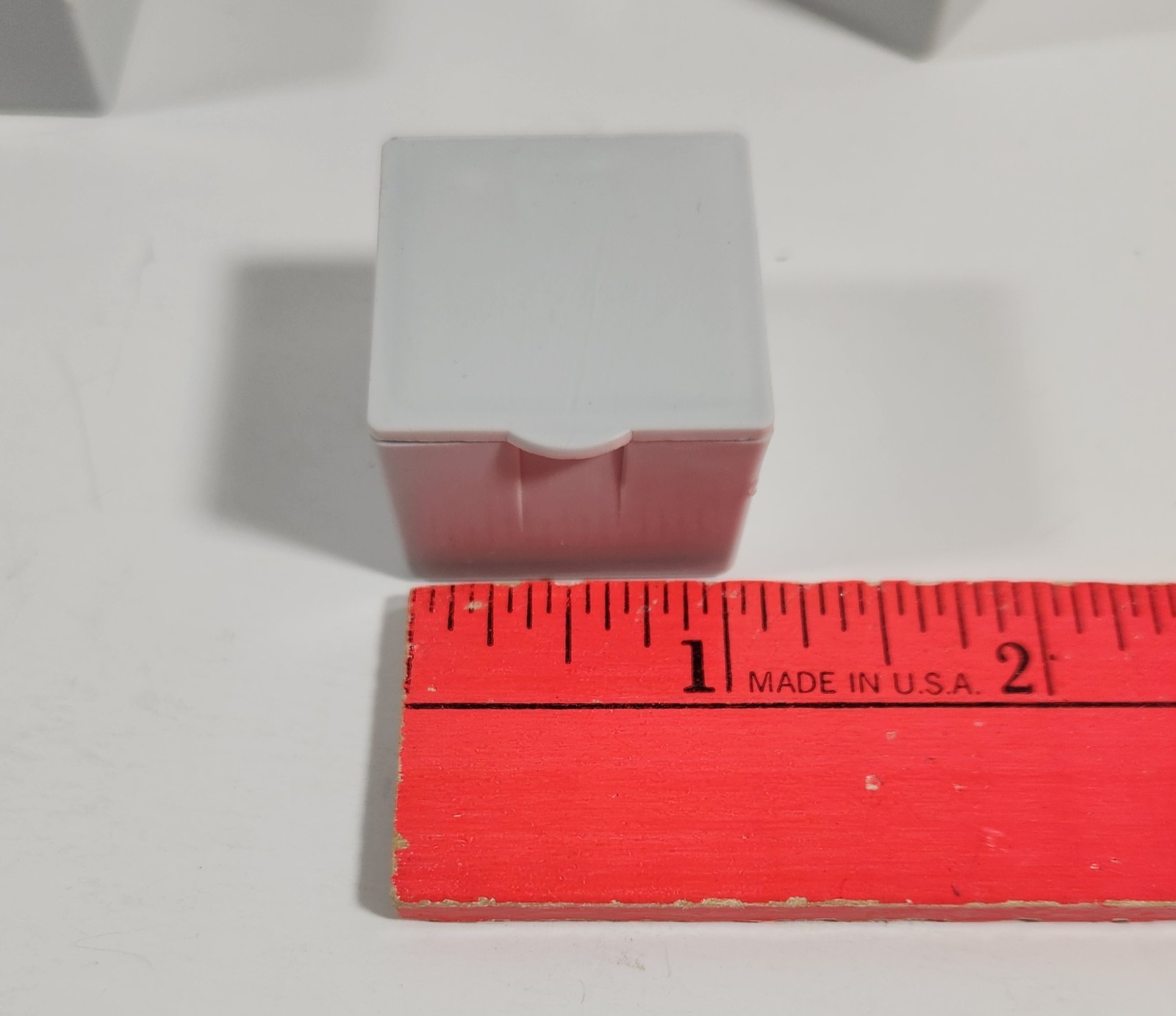 Dental Lab Packaging Plastic Box with Foam – 68 pcs – Gray – 1″x1″x1″
