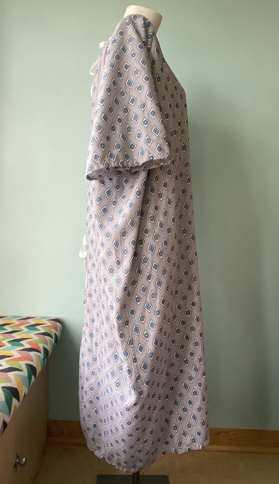 Hospital Gown Patient Exam One Size Fits Most Tie Back Front Costume Halloween