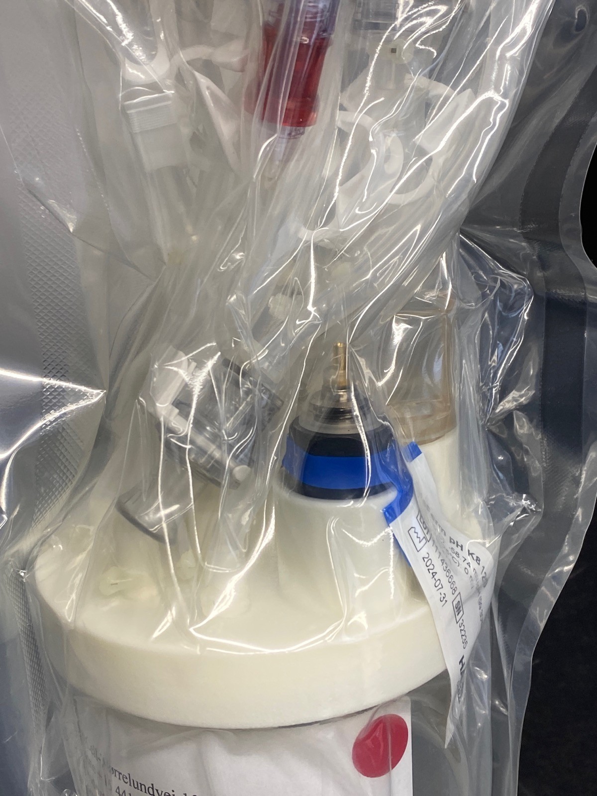 CERCELL Custom Single-Use 500mL CellVessel Bioreactor w/ pH Sensor 185-1634-04