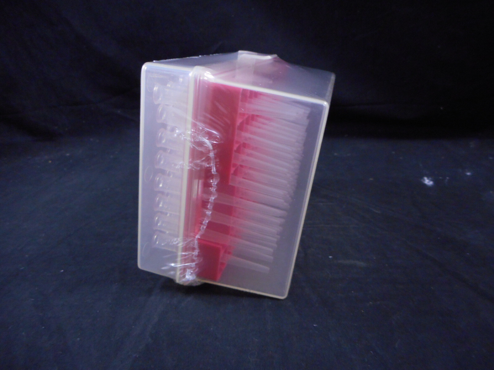 AXYGEN 1-200µL Universal Wide Bore Pipette Tips Clear Sterile Racked 960/Pack