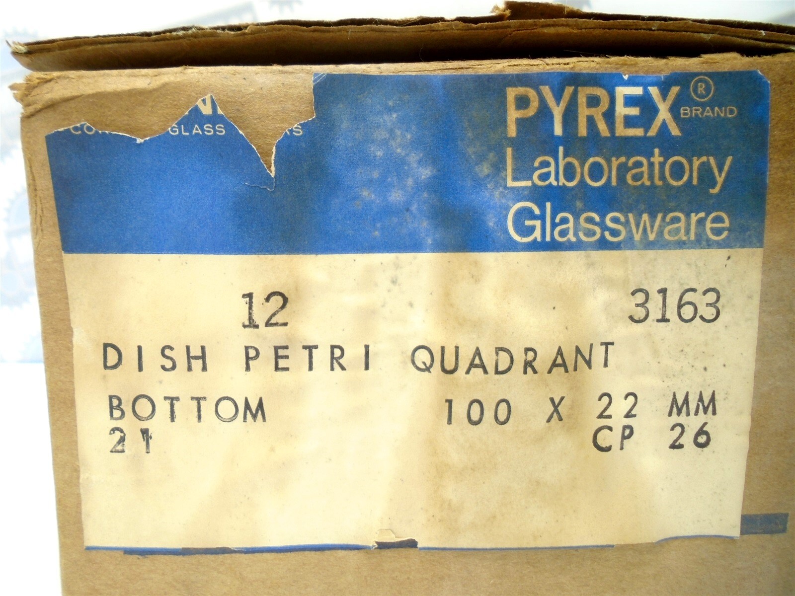 (12) Original PYREX – 3163-100 – QUADRANT PETRI-DISH 100mm x 22mm – Borosilicate