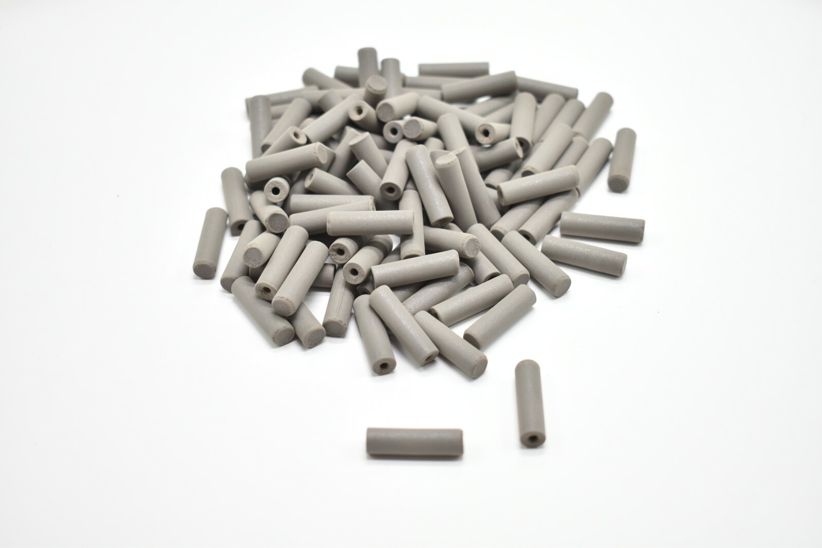 100 Pieces – 7/8″ L x 1/4″ D – Hard – Silicon Carbide Rubber Points
