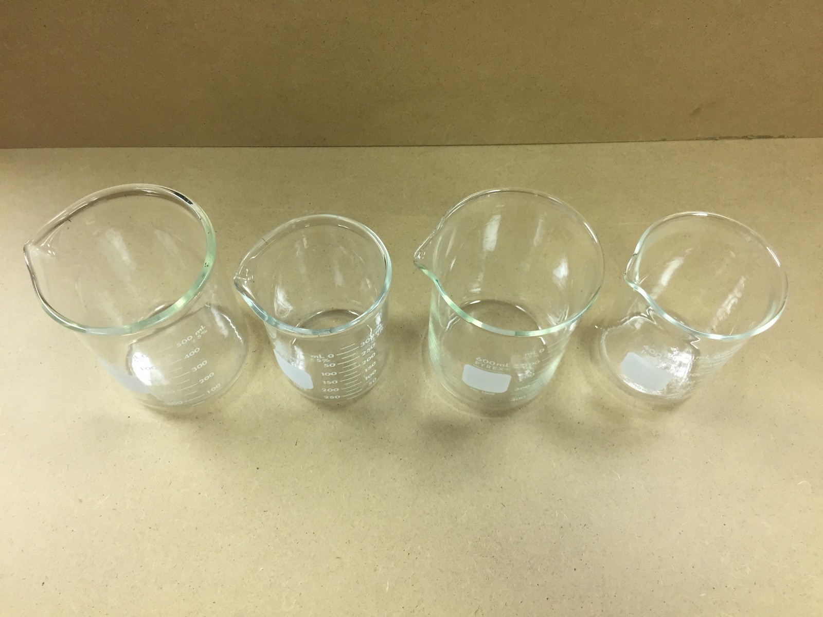 Pyrex Assorted Size Lab Glass Beakers Heavy Duty and Low Form Griffin Lot of 4