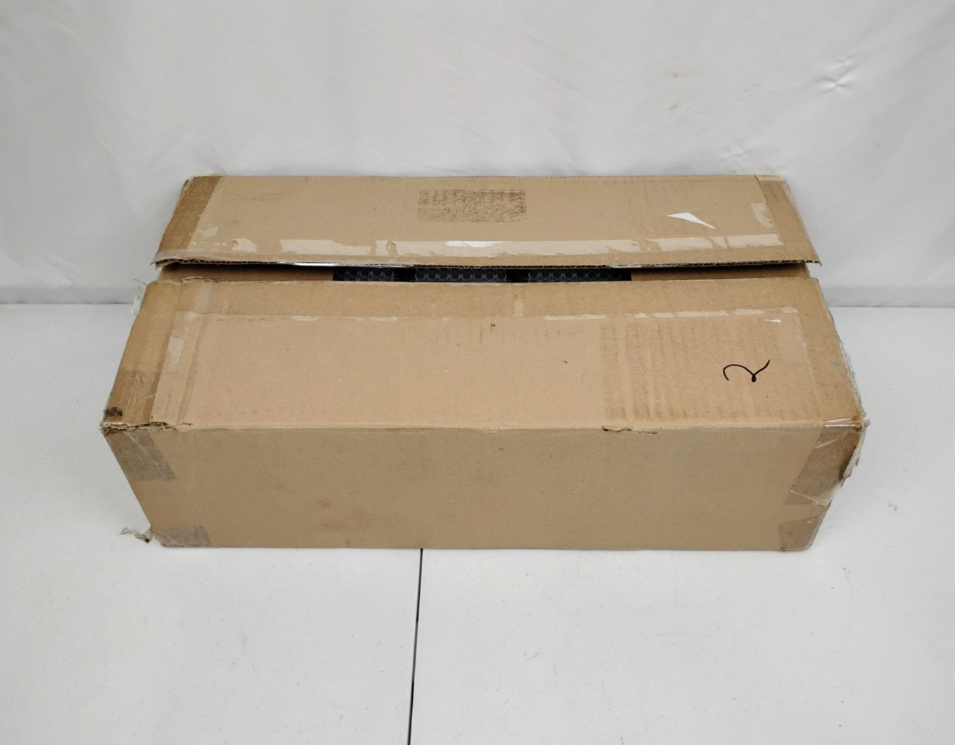 Box of 100 Perkin Elmer CMG-555-1 Low Well Plates