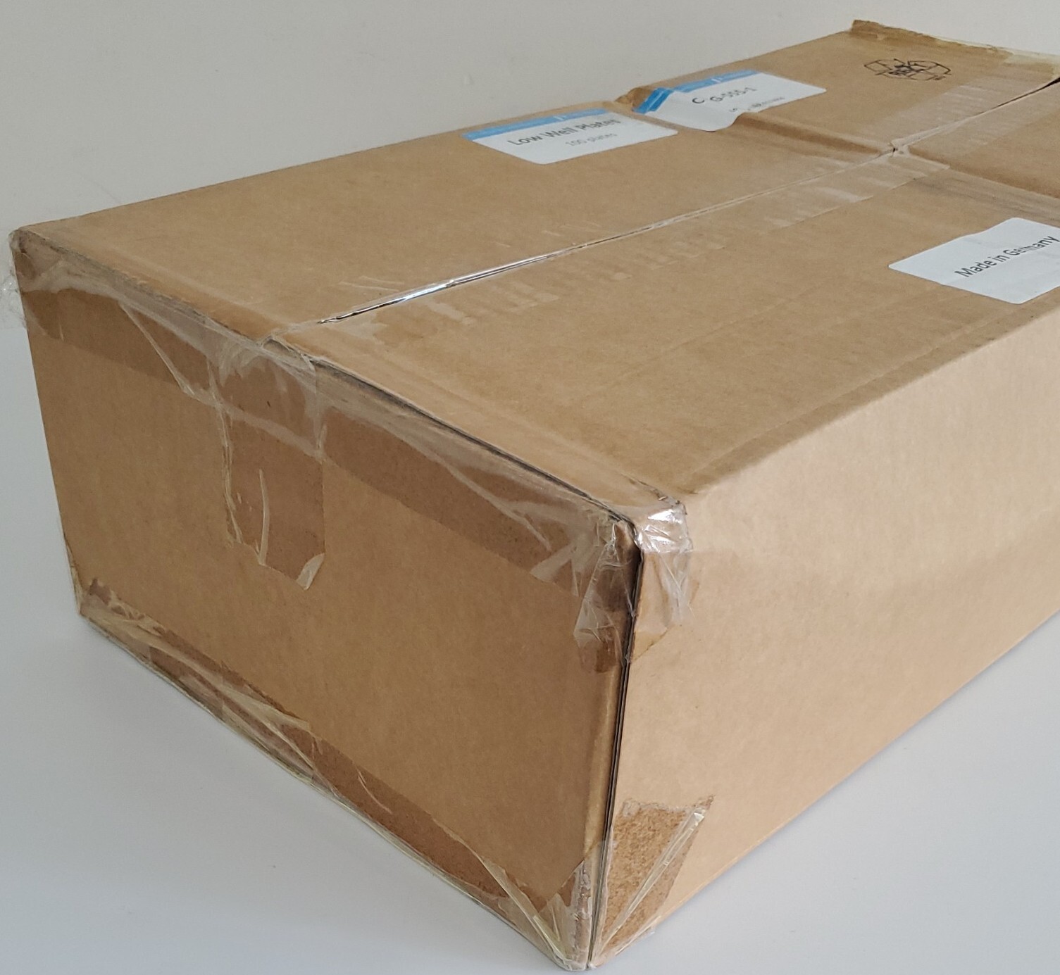 *NEW FACTORY SEALED* BOX OF 100 Perkin Elmer CMG-555-1 Low Well Plates +Warranty