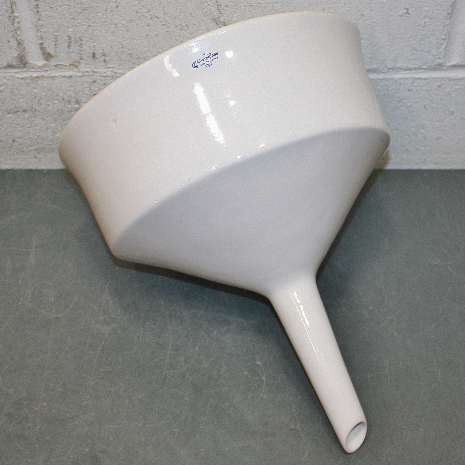 Chemglass Ceramic Buchner Funnel CG-1888-09, 4.8 L, 280 mm, 27mm x 140mm Stem