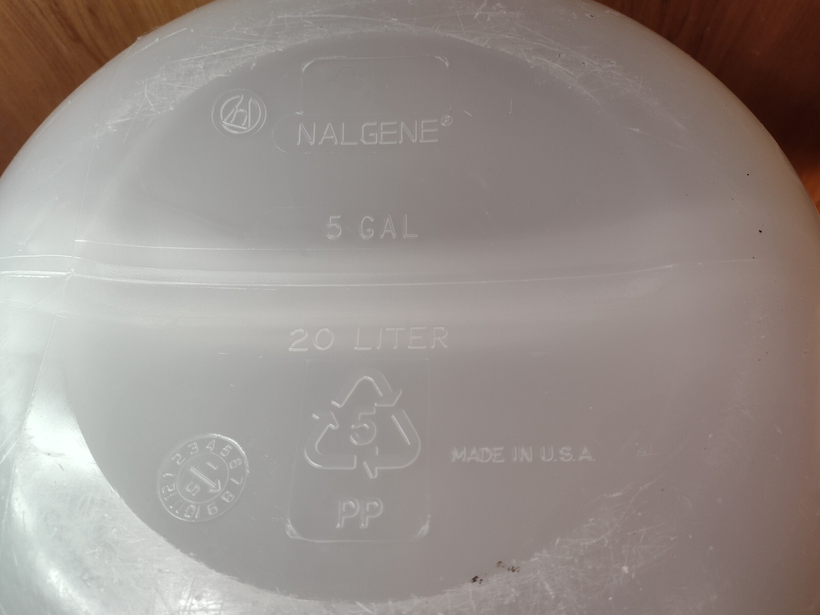 Nalgene 5 Gallon / 20 Liter Graduated Polypropylene Carboy with Handles and Lid