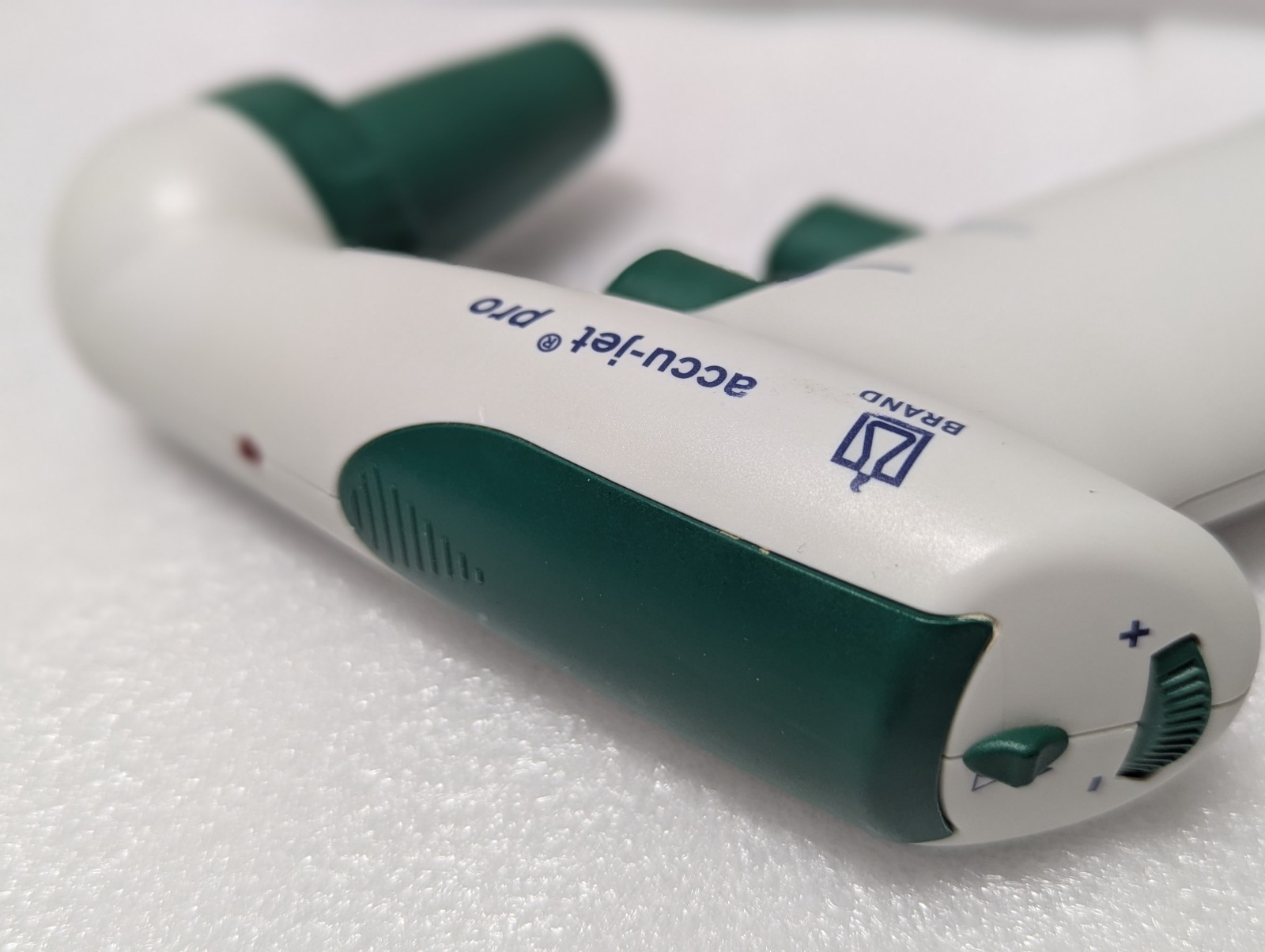 BrandTECH Accu-Jet/AccuJet PRO Pipette Controller, w/charger & extras. Pre-owned