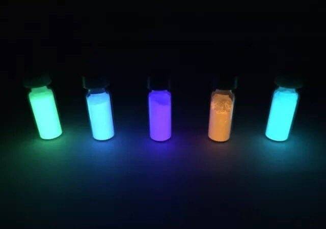Glow in the dark europium phosphorescent powder 5 pack – chemistry sample
