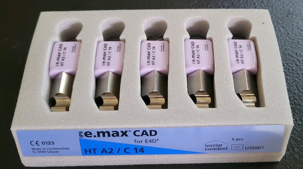 E4D IPS e.max CAD for E4D 4 Packs 2- I 12 HT A1, HT A3 and 2 -C 14 HT A2, HT C3.