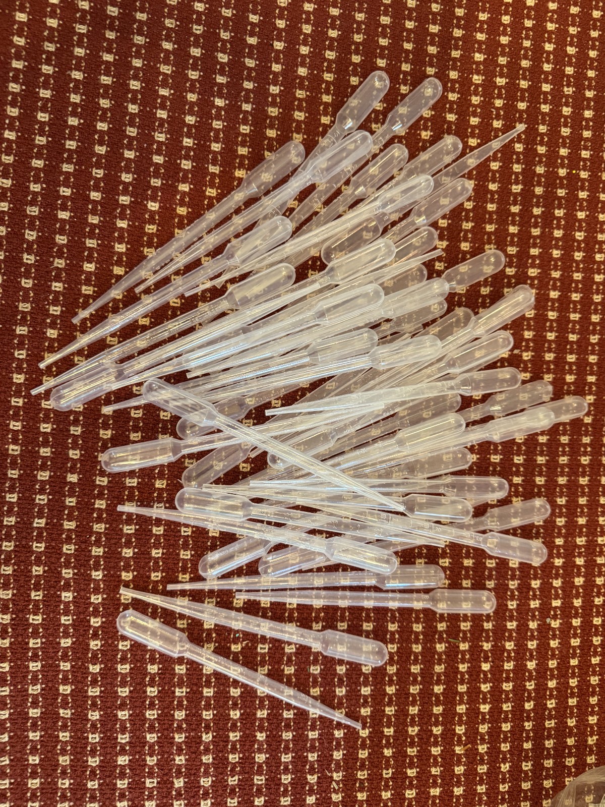 50 Opaque Plastic Pipettes Graduated to 3cm