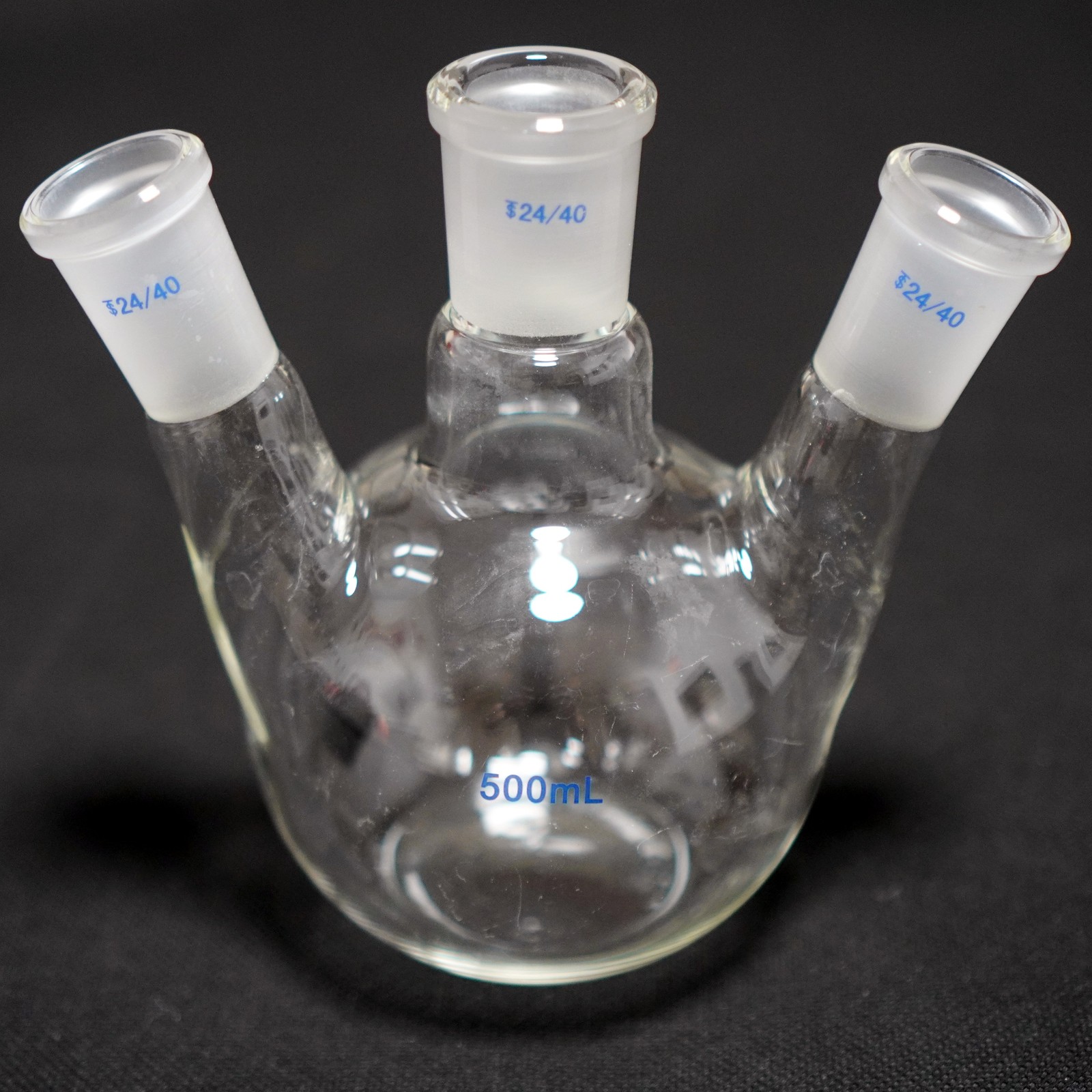 Laboratory glass flat bottom boiling flask 3-neck 24/40 joints 3000 ml, 2000 ml